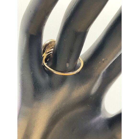 Gold Tone Ring With Abstract Round Design - Picture 2 of 3